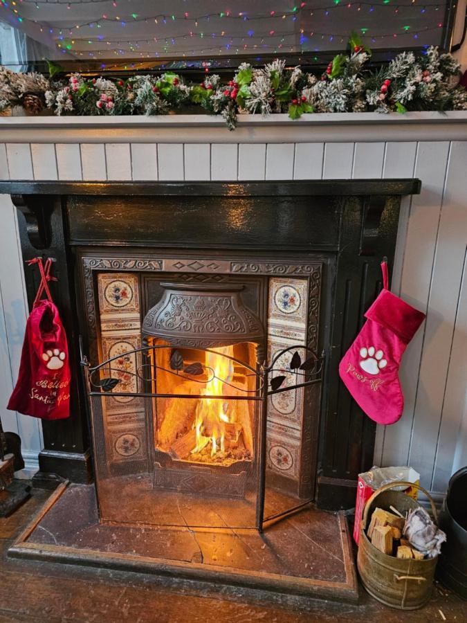 Dog And Partridge Inn Calne Dış mekan fotoğraf