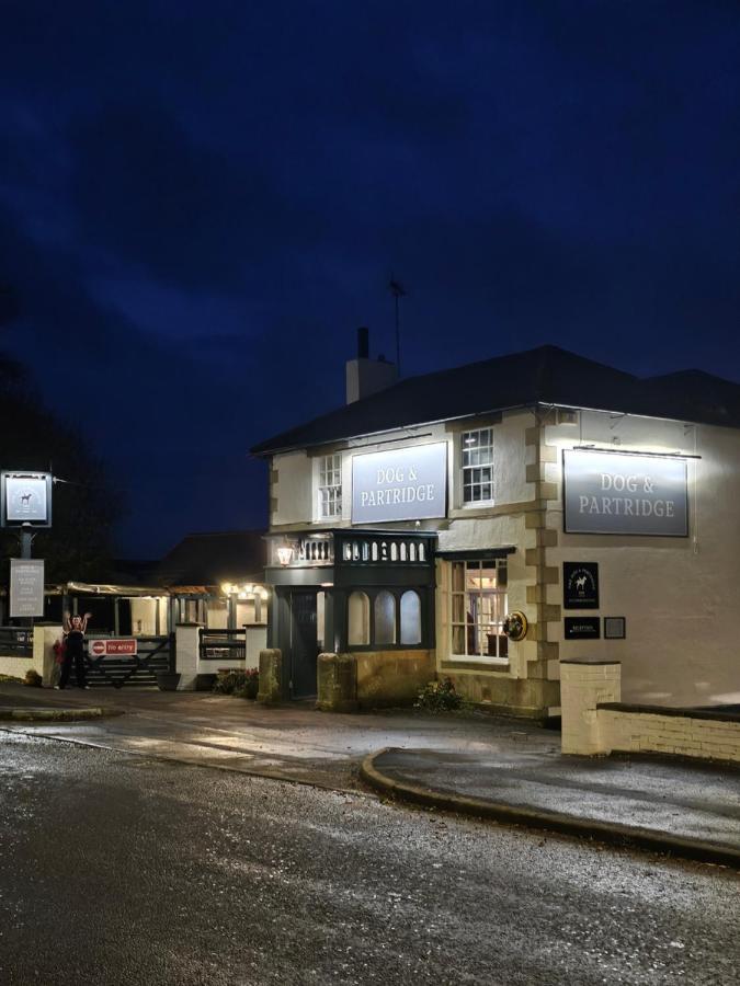 Dog And Partridge Inn Calne Dış mekan fotoğraf
