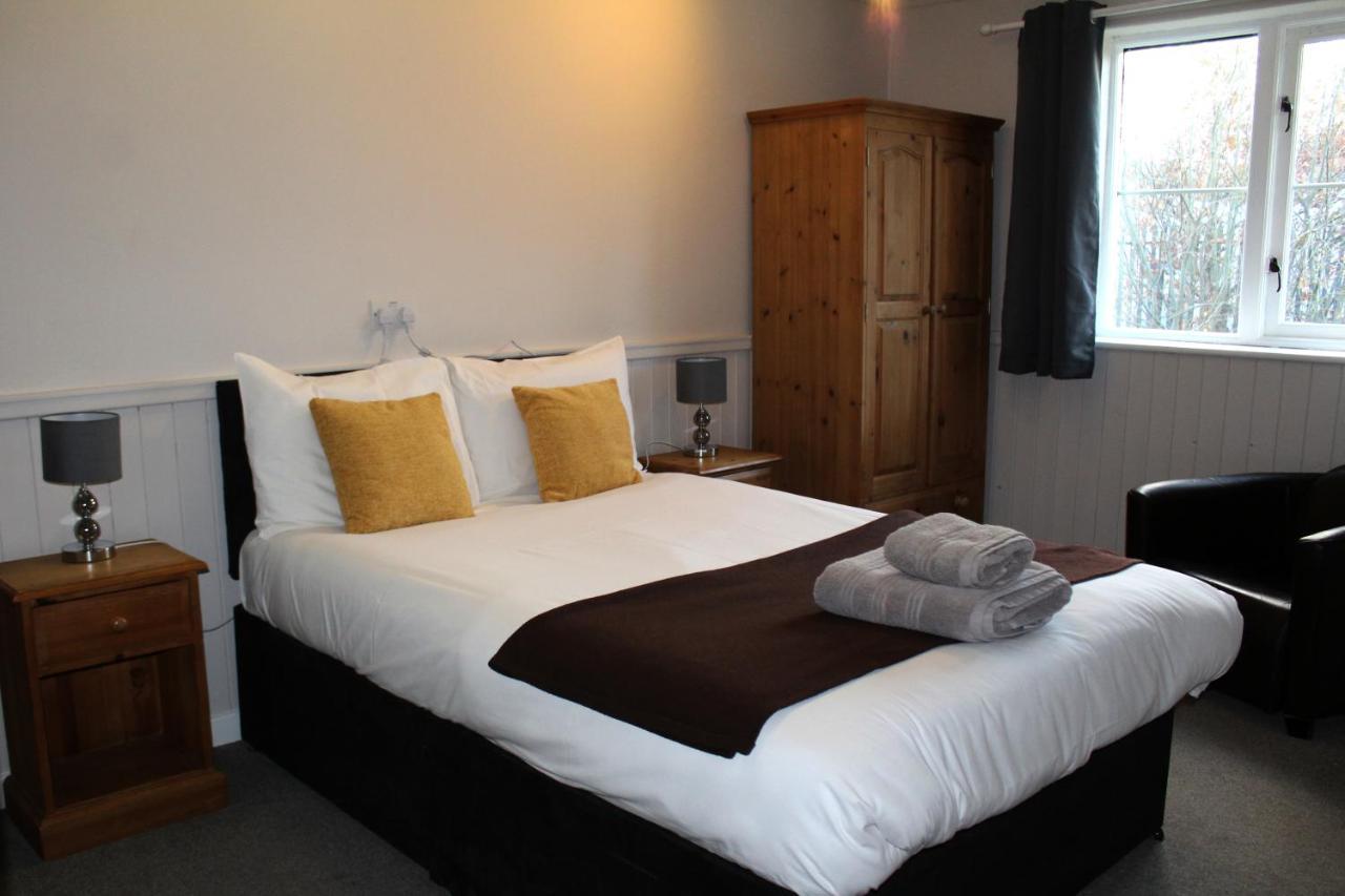 Dog And Partridge Inn Calne Dış mekan fotoğraf